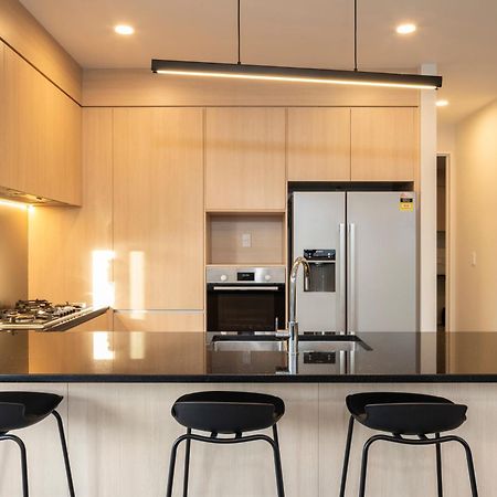 Modern Immaculate Residence In Mount Wellington Окленд Екстер'єр фото