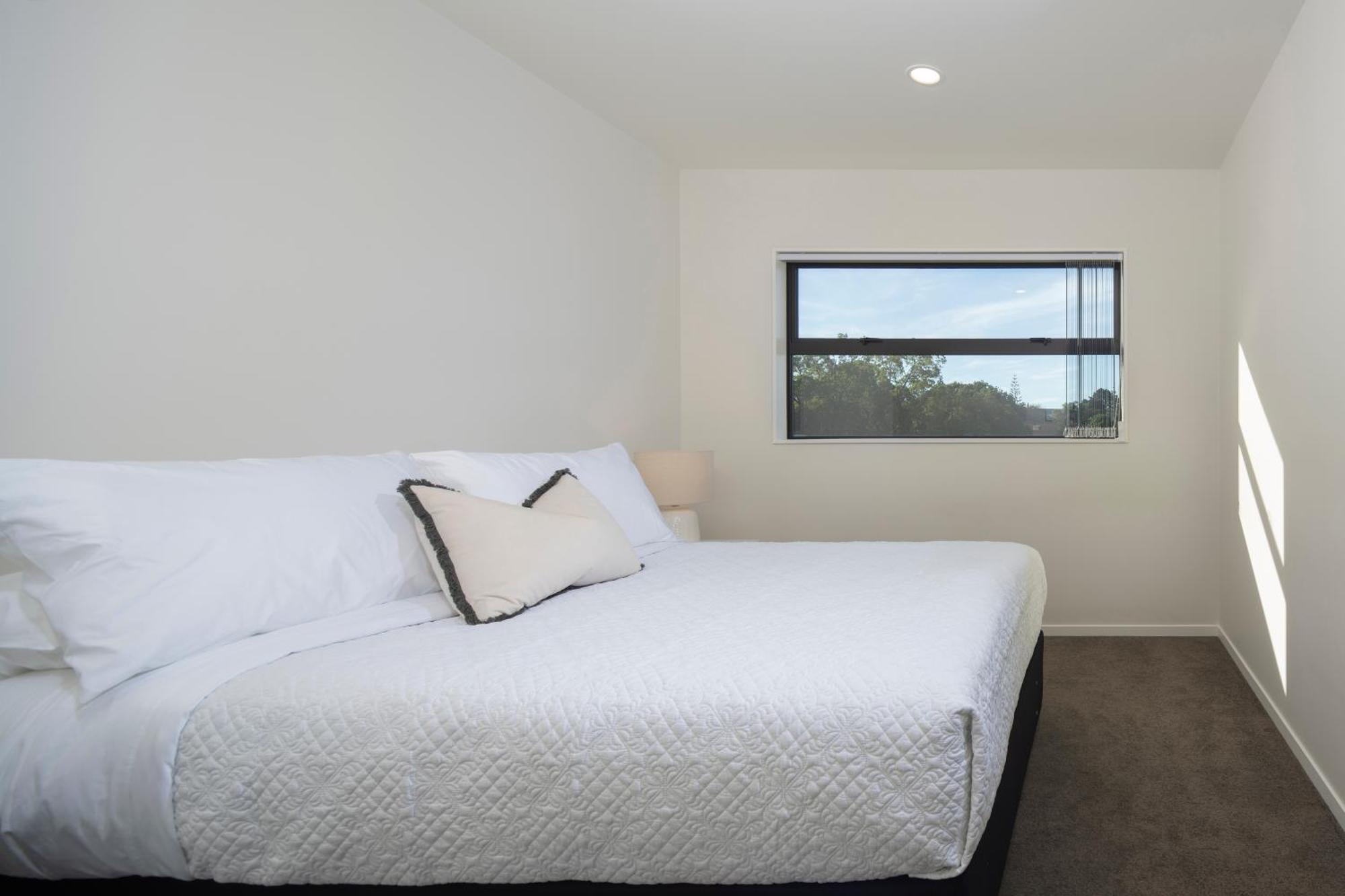 Modern Immaculate Residence In Mount Wellington Окленд Екстер'єр фото