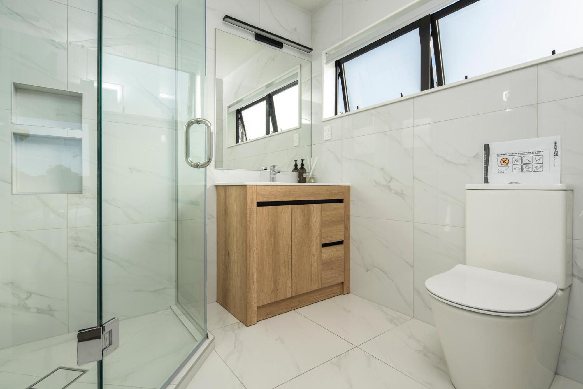 Modern Immaculate Residence In Mount Wellington Окленд Екстер'єр фото